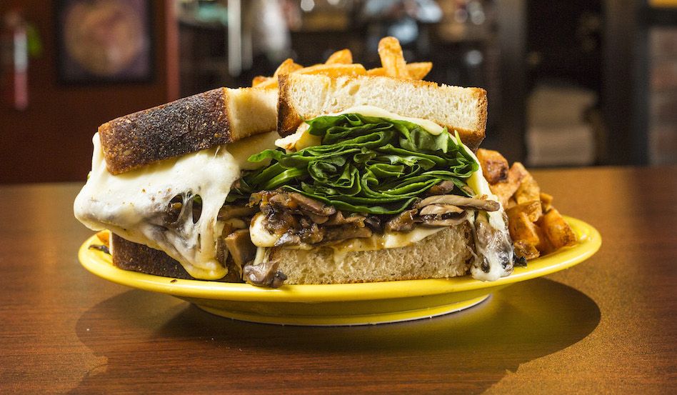 MeltBarGrilled's tweet photo. Are you tired of “brown bagging it” during the workweek? 😓 We’ve got the midday comfort food relief that you’re craving! 🤩 Starting today, we will be open for lunch hours at our Canton, Dayton, Easton and Independence locations. Grab your #LunchSquad and come see us! #Lunch https://t.co/lr2oeR9AWR