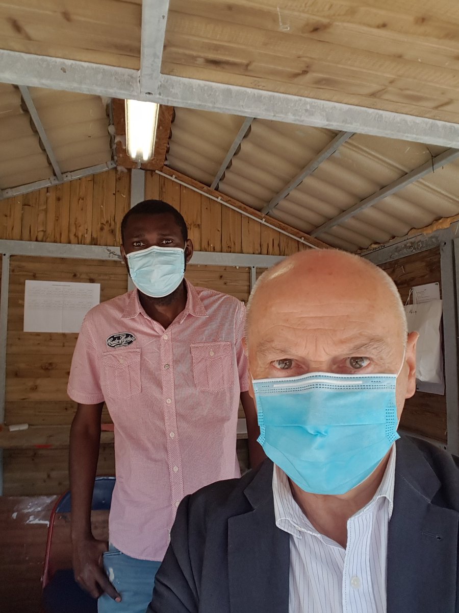 MichelNeveu6's tweet image. #Laval De nombreux lavallois sont déjà venus s&apos;informer dès 16h sur #StandCovid19
#Soucieux de se protéger eux et leurs proches
Nombreux masques distribués