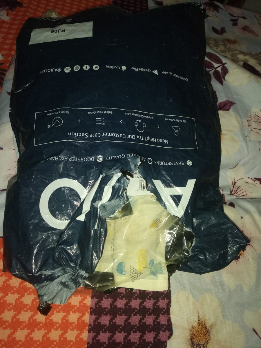 Krishnawrites_'s tweet photo. I Ordered a product from @AJIOLife Those are 5 clothes of kids and on those 5 product 3 product are delivered to me yesterday when i opened that patch Under that packet here is one ladies kurti not that product what i ordered, I'm continue claiming in ajio app but no response https://t.co/r0QltXStcu