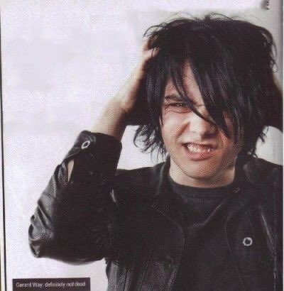 horrordrink's tweet image. dd era me saw this pic of gerard and went "yeah... yeah. that's a good idea", slapped 5 filters on it and called it a day