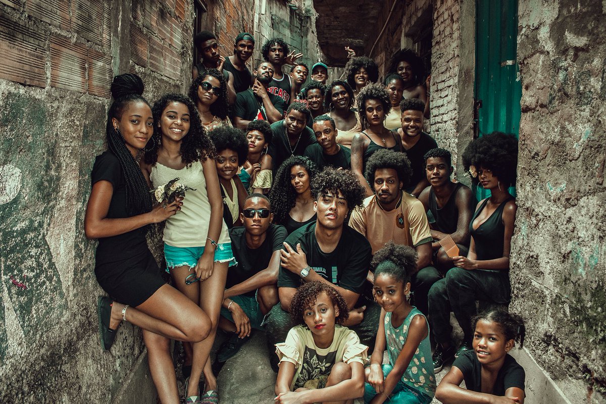 aflorfavela's tweet photo. Além de alcançar crianças esse projeto também realizado com adultos, com reunião bate papo, construção troca de experiencias, todos matérias roupas para crianção são feitos com panos velhos, ou usamos o que temos em casa. bjoterias velhas e uma câmera de entrada canon t3i https://t.co/gA9KcSXDB4