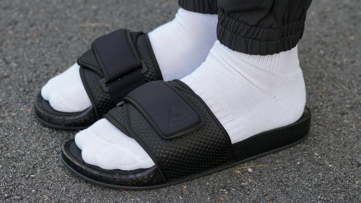 clintonjeff's tweet photo. Today I checked out the new Adidas x Pharrell Williams BOOST Slides - https://t.co/IEB8mpBz8x
With that BOOST midsole, they're pretty darn sweet 🔥
Heck I'm even calling them my favourite slides so far!
@adidasoriginals @Pharrell #BOOSTSlides https://t.co/NlfbUSpiYg
