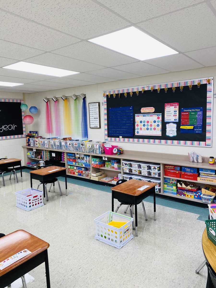 taynikole96's tweet photo. First year of kindergarten💓 #nowclassrooms https://t.co/LDM0M7DqBC