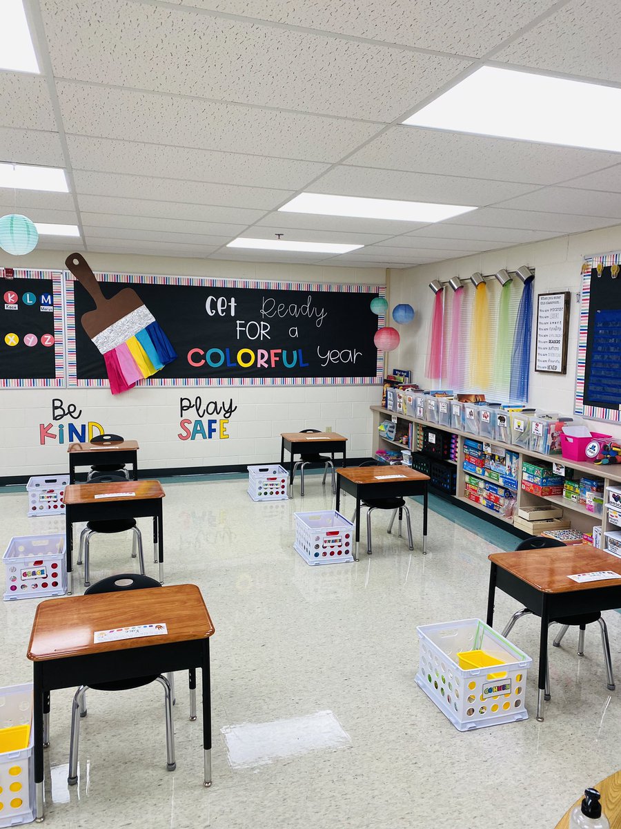 taynikole96's tweet photo. First year of kindergarten💓 #nowclassrooms https://t.co/LDM0M7DqBC