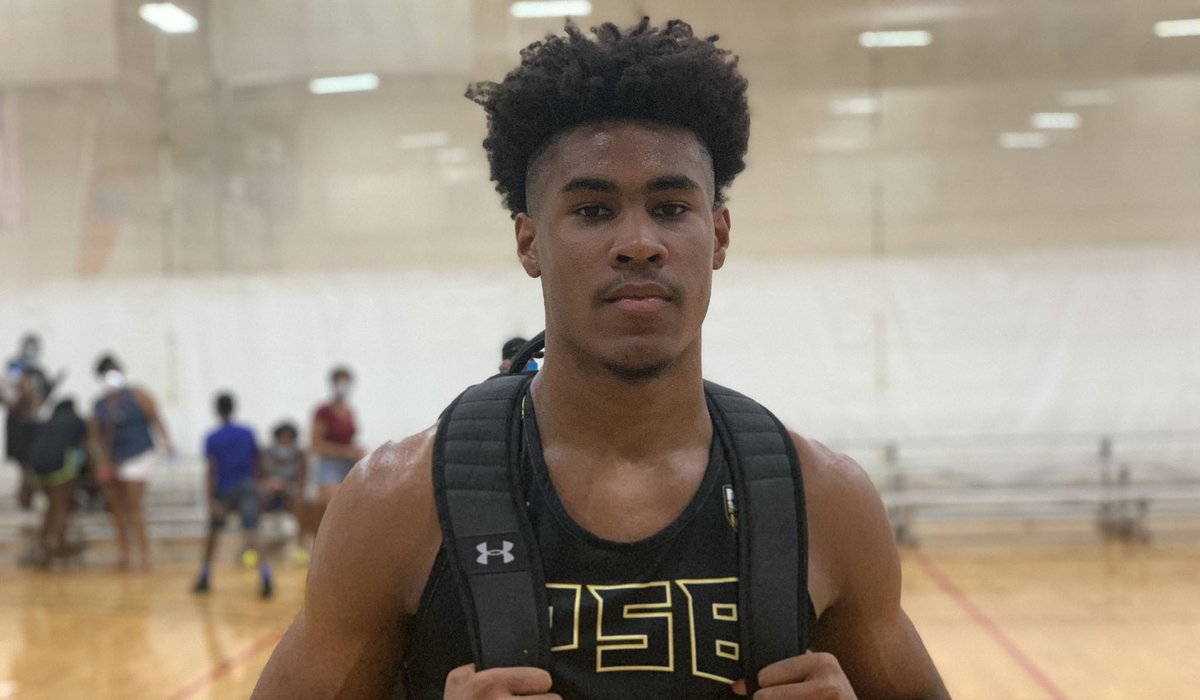 hoopseen's tweet photo. Top 17U story starters at the 2020 HoopSeen #ATLJAM, part II https://t.co/XEb1kovb3L https://t.co/zboHenH4mA