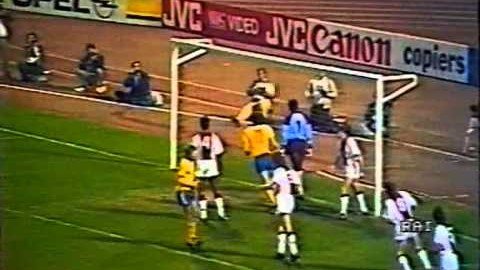 Lokomotive were the more successful ones, playing in blue and yellow – the colours of the city of Leipzig. They won the East German Pokal 4 times as well as winning the Intertoto Cup in 1966 and losing to Johann Cruyff’s Ajax in the final of 1987 Cup Winners’ Cup.