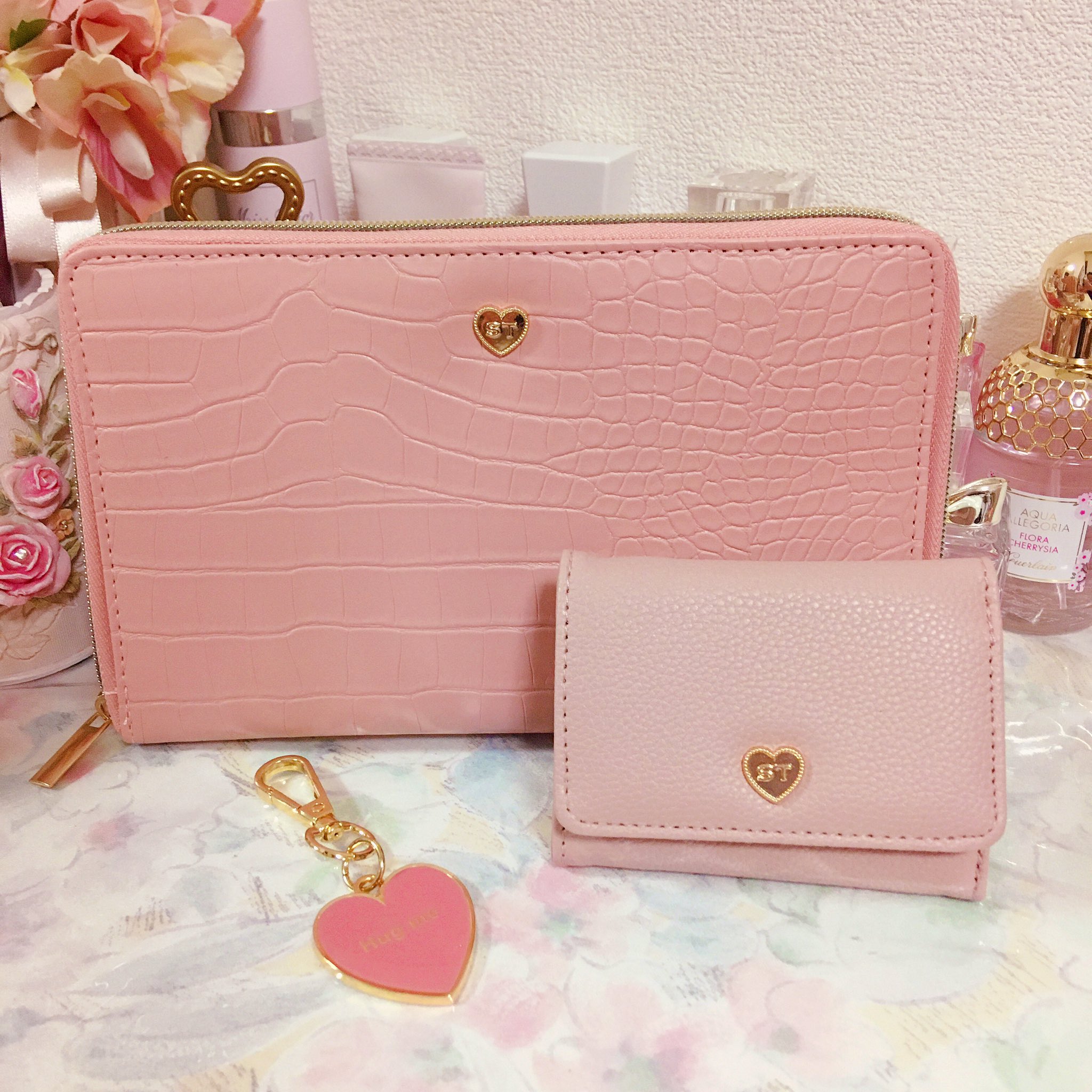 エリー Sweetの付録 サマンサタバサのバインダーポーチセットとミニウォレット ハートチャーム 毎月の生活費を週ごとや費目別に仕分けして 日々の出費を見直すことができる というマルチケースだけどミニ6穴のリフィルが使えるので便利 システム