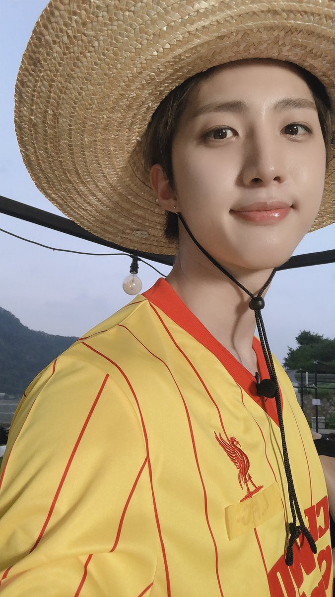 CUBE_PTG's tweet photo. [#신원] 다같이 노는 게 최고야ㅎㅁㅎ https://t.co/h9QDaaabID