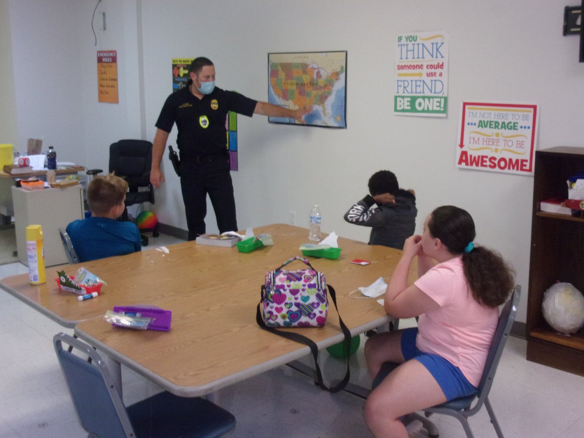 JAX_PAL's tweet photo. It's #NationalNonProfitDay! Be a PAL and support our PAL's. JaxPAL proudly serves over 4,000 PAL's annually. 
Please help us continue our mission by donating to JaxPAL. Visit our website at https://t.co/2JuQNm637T 
#JaxPAL #supportingouryouth #supportingourofficers https://t.co/SUs5FwV8IQ