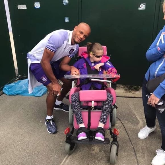 TanjaNecke's tweet photo. ๐ Truitje van @VincentKompany moet #staprobot voor zwaar zieke Femke (10) helpen bekostigen https://t.co/KM9VYVbzlM #kompany https://t.co/0fjxRtkqny