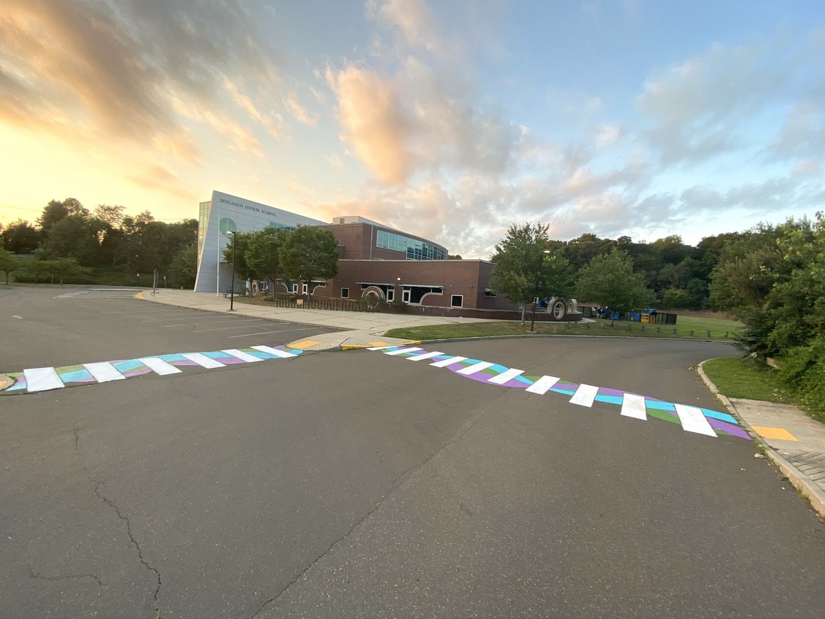 LottaFish's tweet image. Visiting Artists Natalie &amp;amp; NHPS teacher Kattie Leonffu work with Lots of Fish crew to design and paint new water-themed crosswalks for New Haven schools. Kattie is a National Geographic Certified Educator @NatGeoEducation #water #OutdoorLearning