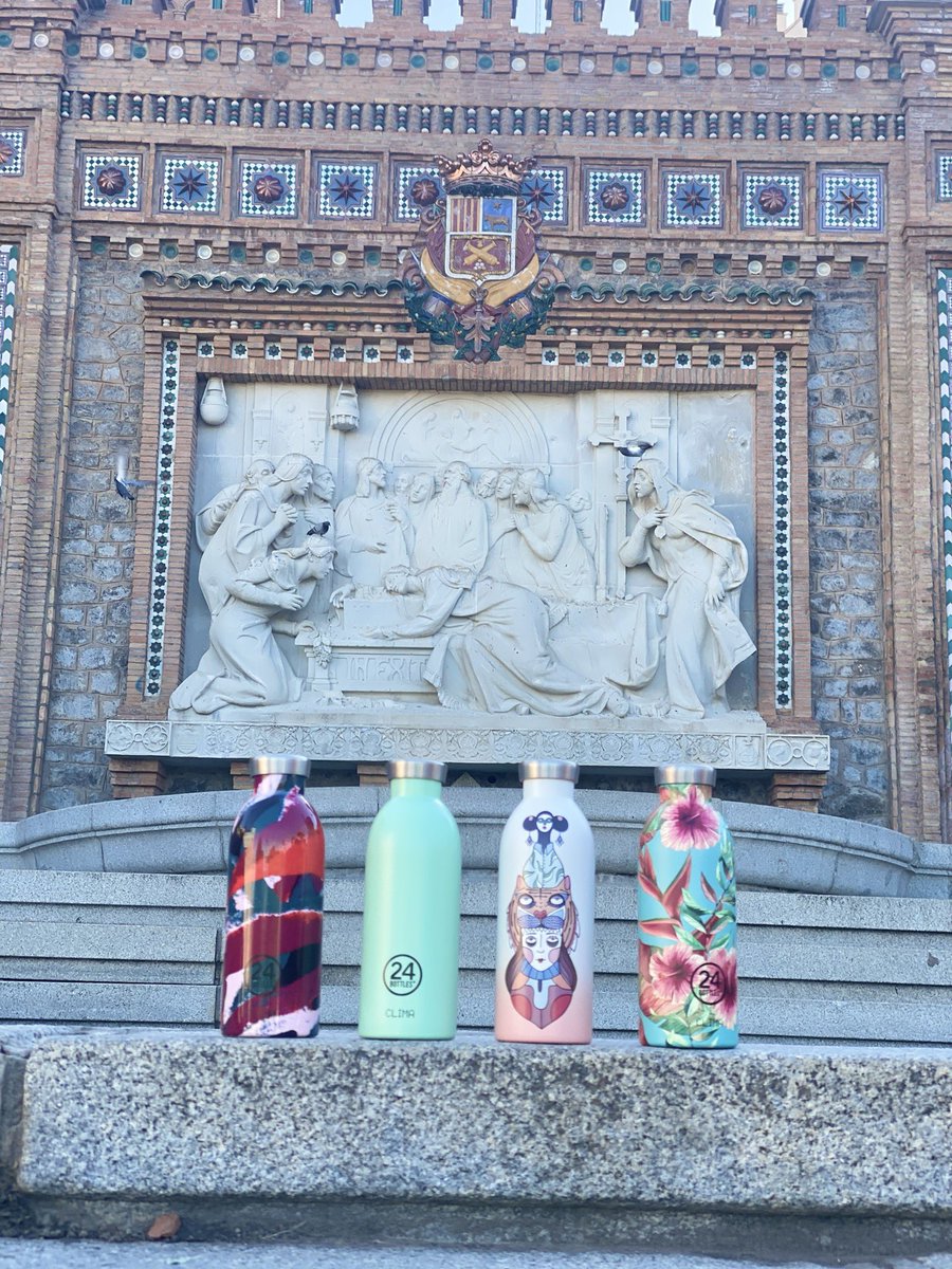 teruel_gourmet's tweet photo. En la preciosa escalinata de Teruel te presentamos los nuevos termos 24h
#teruelgourmet #teruelexiste #termo #termoclima #te #conservafrio #termo24horas https://t.co/KkLHQqU3QV