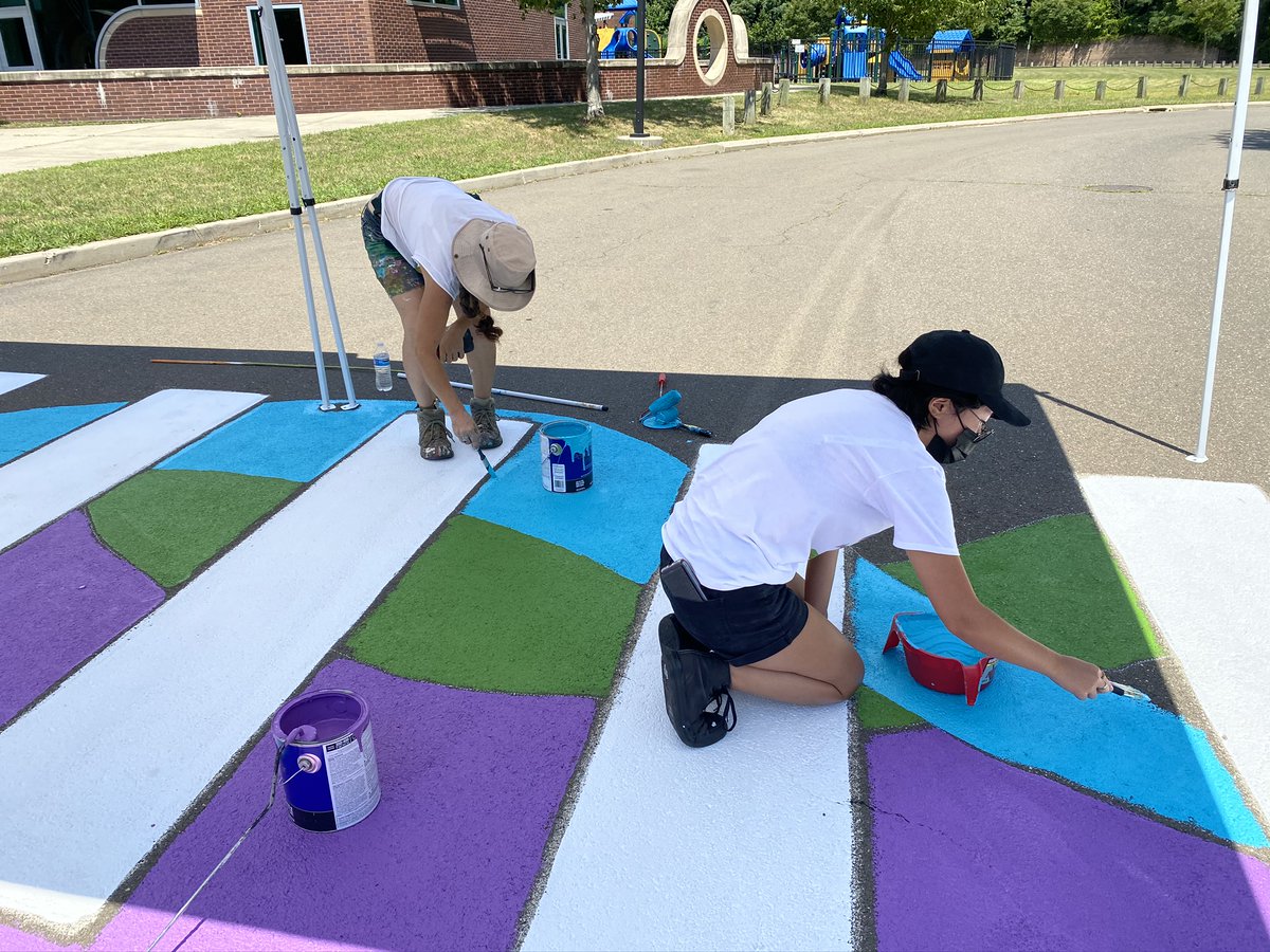 LottaFish's tweet image. Visiting Artists Natalie &amp;amp; NHPS teacher Kattie Leonffu work with Lots of Fish crew to design and paint new water-themed crosswalks for New Haven schools. Kattie is a National Geographic Certified Educator @NatGeoEducation #water #OutdoorLearning