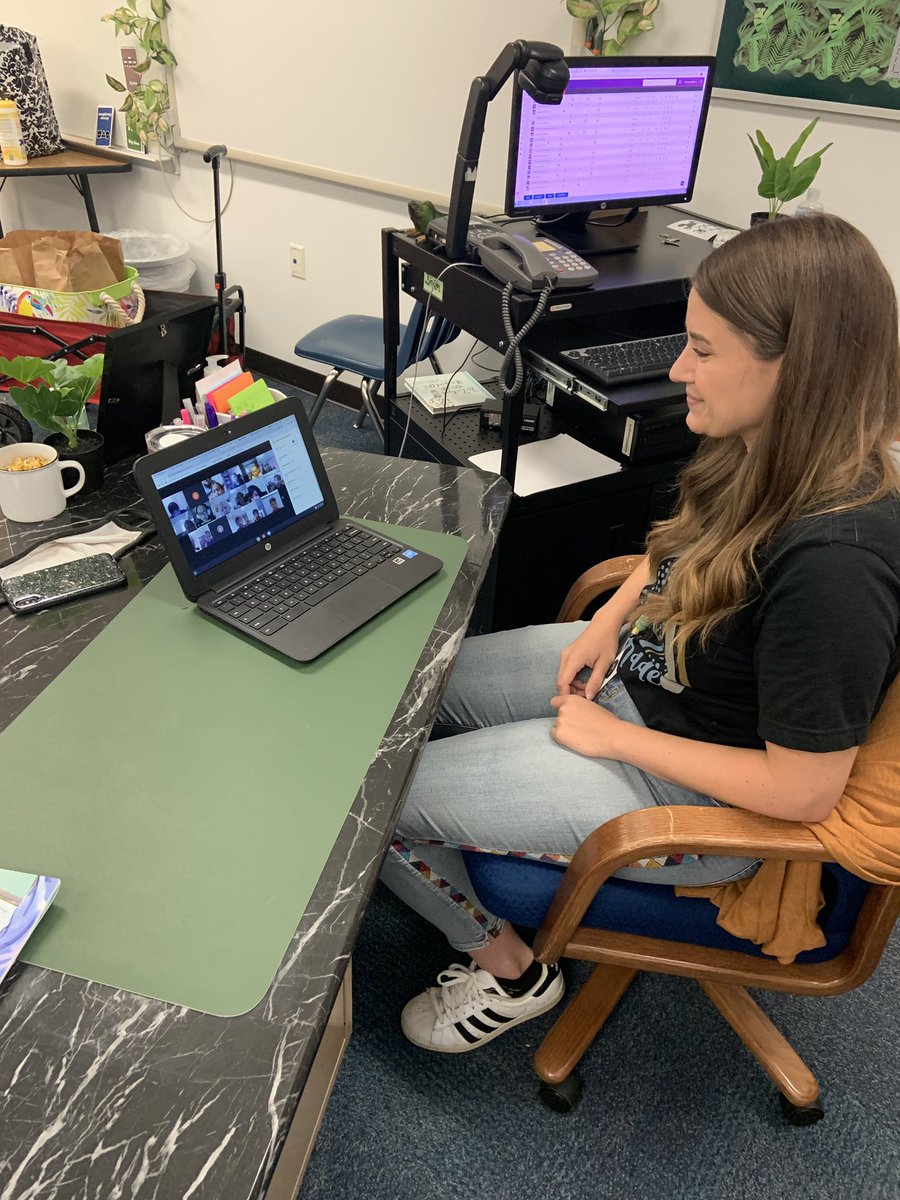 FurneauxBraves's tweet image. We are so happy it’s the first day of school!! So many happy faces 🧡💙 #CFBFirstDay show us your pictures!!! @CFBISD @yanetcardoza @drdanawest @CoachRessa @DlrMaggie @AjohnsonCfb @WheelerCFB @DrChapmanCFBISD @parnell_dawn