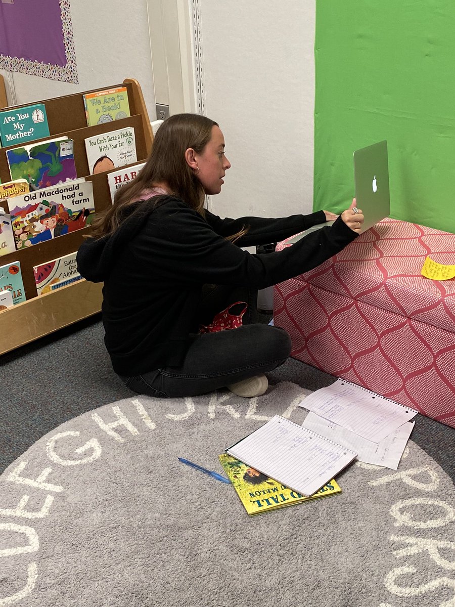 FurneauxBraves's tweet image. We are so happy it’s the first day of school!! So many happy faces 🧡💙 #CFBFirstDay show us your pictures!!! @CFBISD @yanetcardoza @drdanawest @CoachRessa @DlrMaggie @AjohnsonCfb @WheelerCFB @DrChapmanCFBISD @parnell_dawn