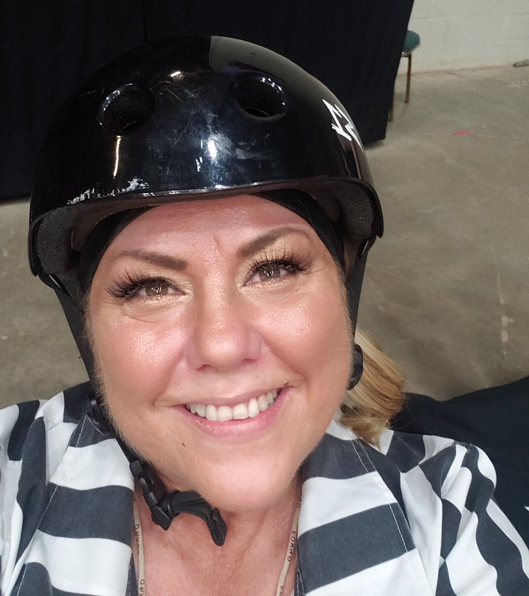 roughneckrd's tweet image. Help us deliver all the belated Happy Birthday wishes to Ragin Geisha. Join us in sending the sweetest birthday vibes to one of our  newest refs! #hbd #roughneckrollerderby #sexyinstripes #zebralife #wftda #quadsquad #belatedbutdefinitelyloved