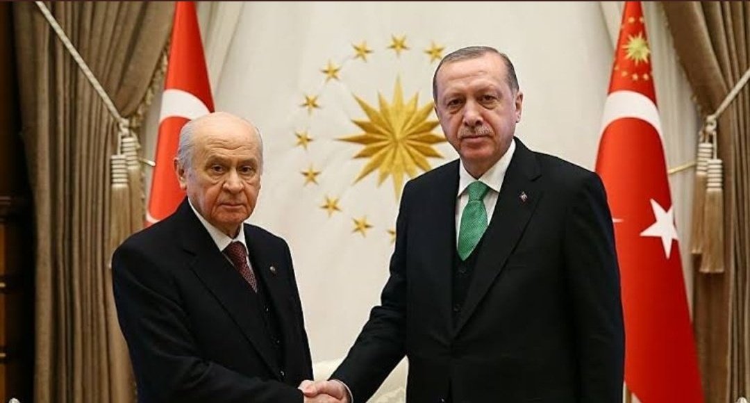 fatime_akcan's tweet photo. TYP MEB GÜVENLİK DEMEK ÇOĞU 35 YAŞ ÜSTÜ OLAN VE İŞ BULMA ŞANSI OLMAYAN EVİNE EKMEK GÖTÜRMEK İÇİN ÇALIŞAN ANNE VE BABA DEMEK 35 YAŞ ŞARTI OLAN ÜLKEMİZDE 9 AYDAN SONRA BİZLERE KİM SAHİP ÇIKACAK SAYIN CUMHURBAŞKANIM  #ZiyaHcmSeminerOnline #okulgüvenliksüreklilikistiyor @RTErdogan https://t.co/eieTIxzVUh