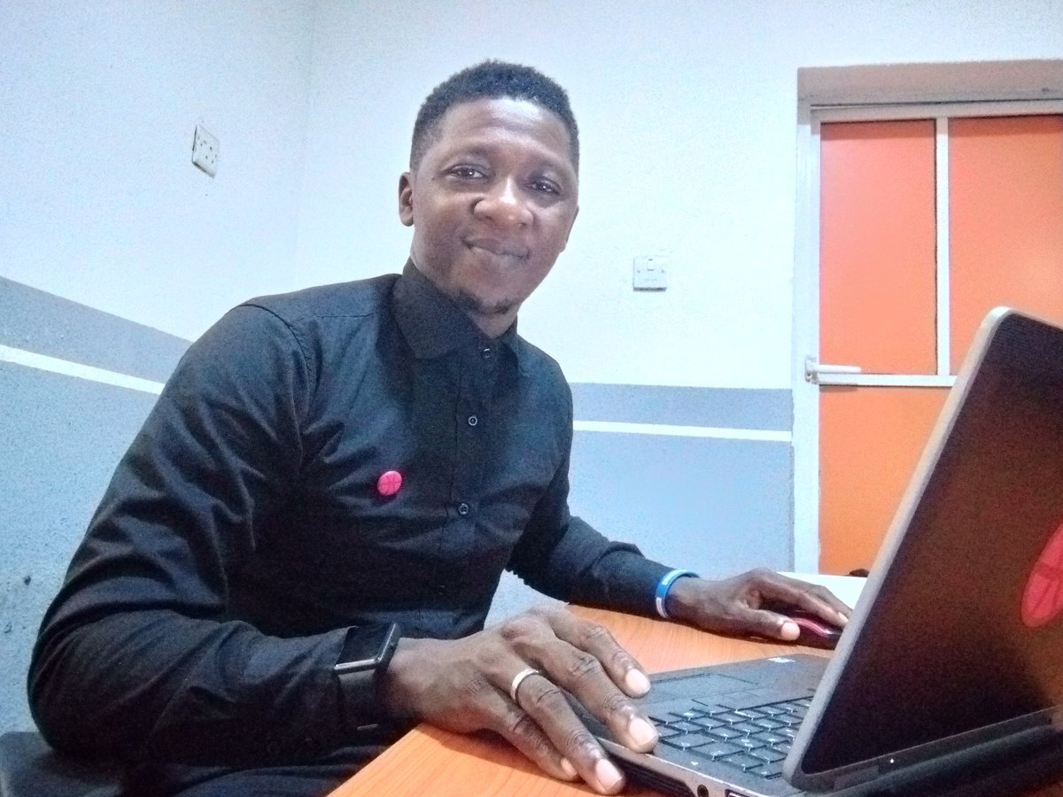Ensio_Creative's tweet photo. All smiles because it's Monday. ๐
#webdevelopment #brandgrowth #branding #logoinspirations #logodesigner #uiuxdesigner #identitydesign #logonew #creativeagency #strategy #userinterface #webdeveloper #brandcollateral #ad #brandidentity https://t.co/cPW40qzwTz