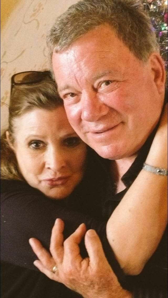 Hellllooooo Twitterverse!

Friends...

#StarTrek #StarWars #Kirk #Leia  <a href="/WilliamShatner/">William Shatner</a> <a href="/carrieffisher/">Carrie Fisher</a>