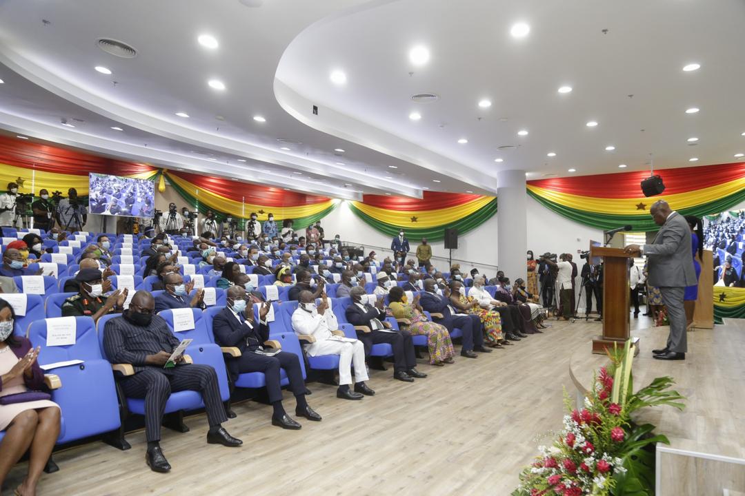 africarenewal's tweet photo. The #AfCFTA Secretariat moved into its brand new offices today in Accra, Ghana.
AfCFTA should boost trade within the continent beyond the current 16% &amp; promote dev't within African economies, Wamkele Mane, its Secretary General, explains.

⏩https://t.co/fYuhpbYy1P

#Agenda2063 https://t.co/gPBQTeCOdj