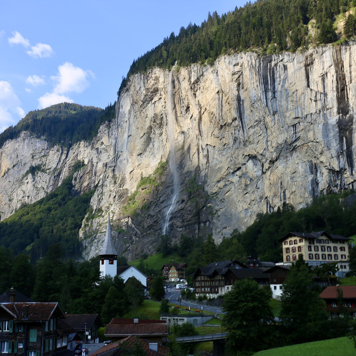 VincentArlettaz's tweet photo. Typical Switzerland…
#Train #Staubbachfall #Waterfall #Valley #Nature #JungfrauRegion #Alps #SwissAlps #Mountains #Clouds #Lauterbrunnen #Mürren #Bern #Switzerland @murren007 @MyLauterbrunnen @JungfrauRegion @WengenSwiss @MySwitzerland_e
https://t.co/IhJmusE5UU https://t.co/MJEsGleJkb
