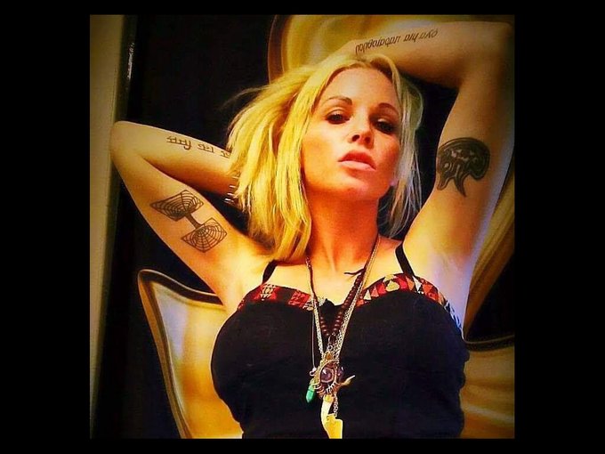 I'm online right now on Skyprivate - pay-per-minute system for Skype live shows. Call me right now in<a href="/tag/camgirl"class="tags"><span>#camgirl</span></a>