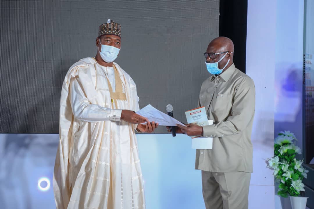 GovBorno's tweet photo. Tell magazine surprises @ProfZulum with Nigeria’s Governor of the year award

... ‘Why Borno Governor won our award’ - Nosa Igiebor https://t.co/6juWf40xS2 https://t.co/rt8xoLXSBv