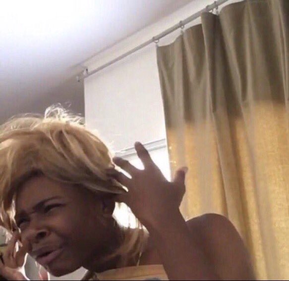 yslloreex's tweet image. Wait a minute that third pic-