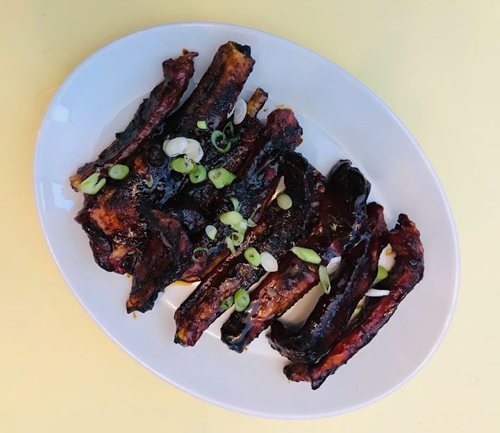 flavourkingUK's tweet photo. These Glazed Pork Ribs are cooked low and slow, so we start the marinating process early in the day!

They are then turned occasionally for 2 hours and sprayed regularly with apple juice to keep them moist and tenderise 😍  #BBQ #grill https://t.co/yBLEsYp9u2