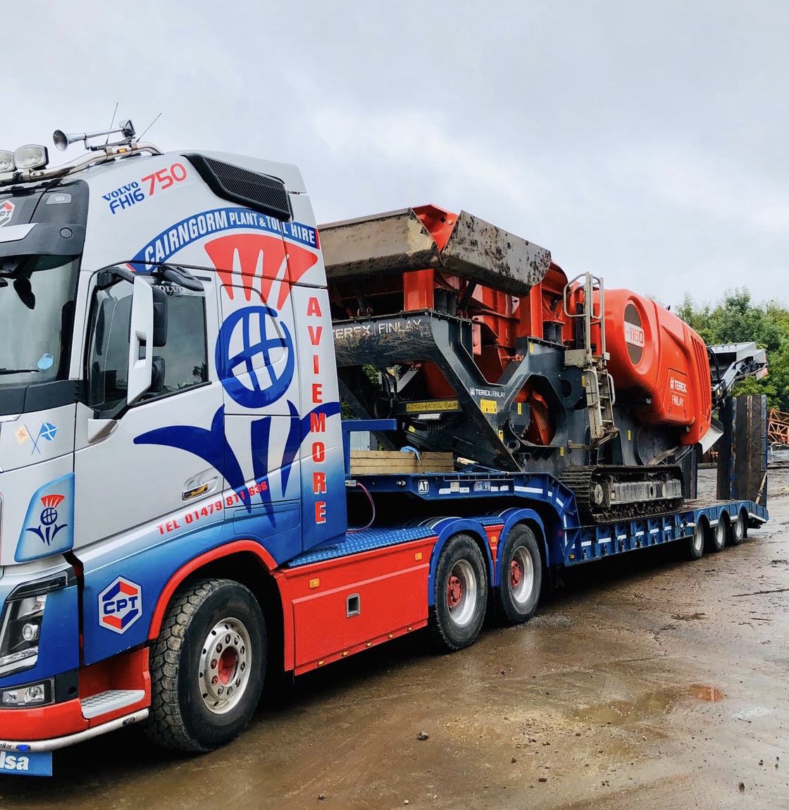 Finlay_Scotland's tweet photo. A @terex_finlay J-1160 heading out for hire today to a valued customer. 

With a range of crushers and screeners available for hire throughout Scotland, contact our expert team today to find out more.

#terexfinlay #molsonfinlayscotland #molsonfinlay #molsongroup #jawcrusher https://t.co/d9IWCsXmBP