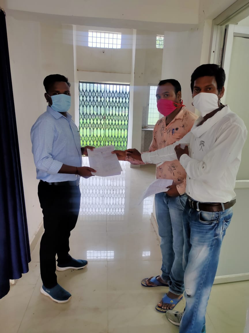 आज संघ ने अपनी मांगों के सम्बन्ध में राज्य के  पूरे #विकासखण्ड में मुख्यमंत्री जी को तहसीलदार/SDM के माध्यम से ज्ञापन दिया.
#वेतन_विसंगती_दूर_करो 
#वेतनमान2800
#2800ग्रेडपे
<a href="/bhupeshbaghel/">Bhupesh Baghel</a> 
<a href="/TS_SinghDeo/">T S Singhdeo</a> 
<a href="/VinodSevanLal/">Vinod Sevan Lal Chandraakar</a> 
<a href="/Tarjangupta99/">Tarjan Gupta</a> 
<a href="/PrakashRHOcg/">Prakash Sinha RHO</a>