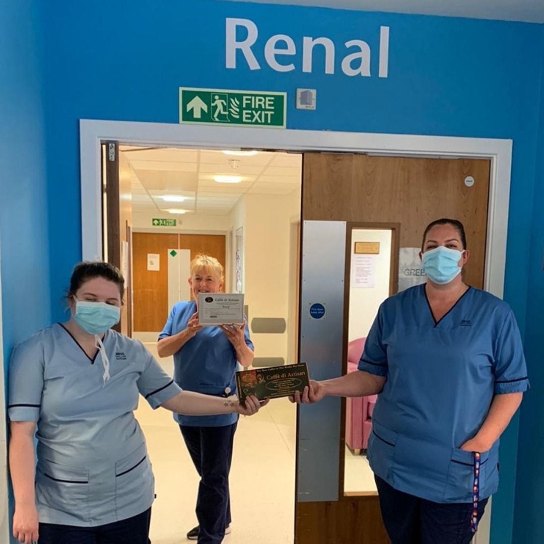 caffediartisan's tweet photo. Amazing, heartwarming pics from #CoffeeForTheCarers initiative! 

The #staff at St Andrew's Community #Hospital #Fife enjoying our #coffees thanks to wonderful #customers like you

We've extended the initiative for another month. One box #donated for one box you buy. #Linkinbio https://t.co/8mh9ydFlVX