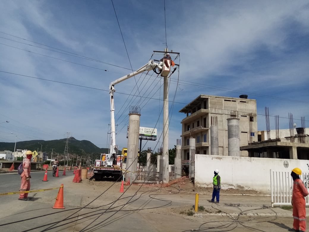 EdwinGoenaga's tweet photo. Se adelantan trabajos del proyecto Ruta del Sol para lo cual fue necesario desenergizar los circuitos Bonda y Libertador 7 que abastecen de energía a los sectores Líbano, Filadelfia, Terranova, Andrea Carolina, Cantilito, Bonda, entre otros. https://t.co/MxbEcIYFkQ