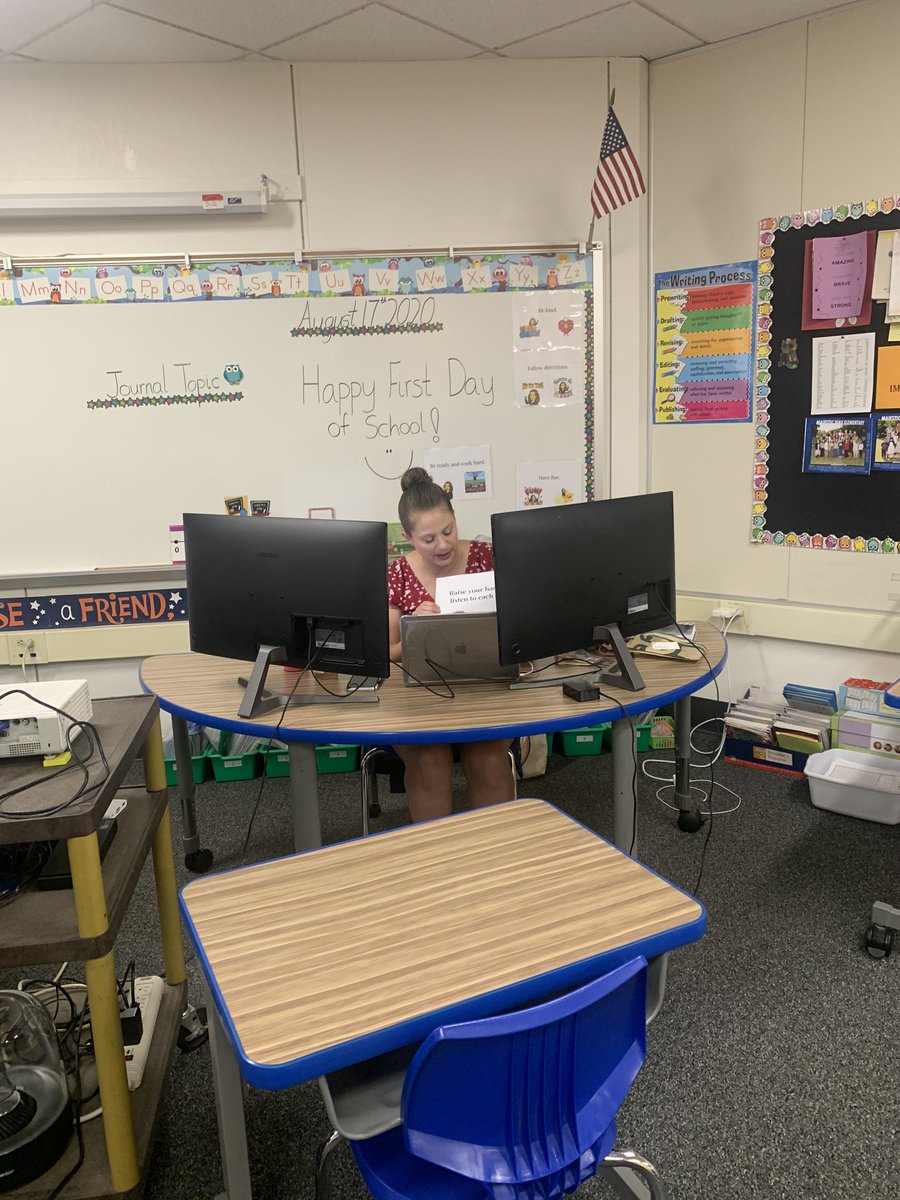 BusdWay's tweet photo. Hard at work #distancelearning2020 https://t.co/hUDwfBAup0
