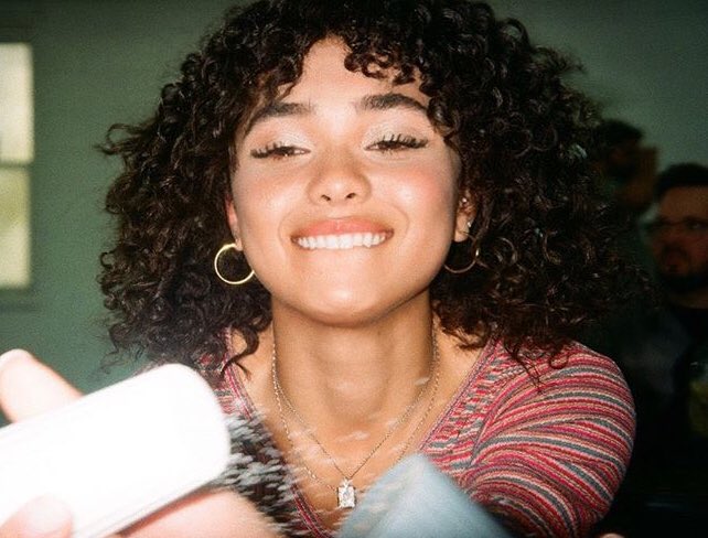 sofia bryant with the indie kid filter ; a thread