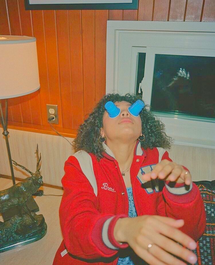 sofia bryant with the indie kid filter ; a thread