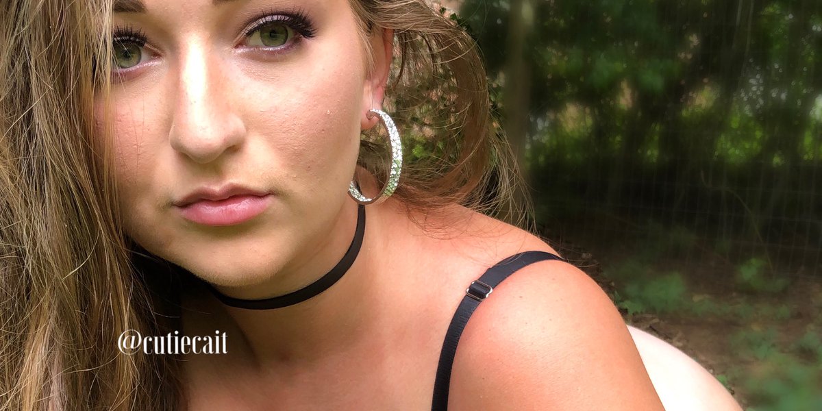 cutiecait2's tweet photo. I did another HOT 🥵 outdoor shoot today. Add me on snap or onlyfans if you wanna see the rest of it 😘😘 #ameture #outdoorphotography #sellingcontent #feetseller #OnlyFansPromo #bustyandbeautiful https://t.co/pB1o7GKaXv