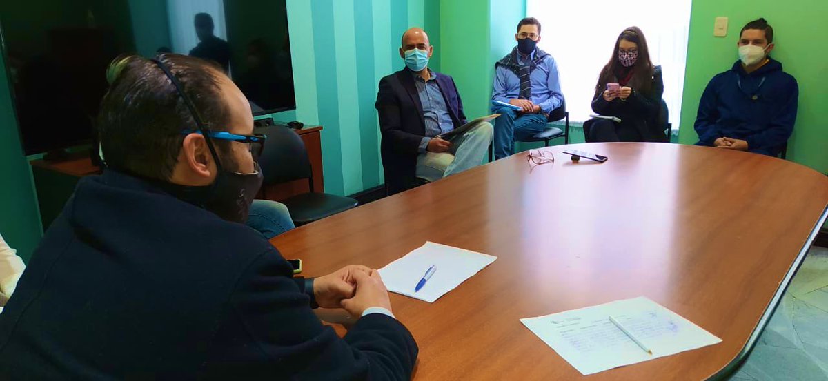 Varios ciudadanos no han podido realizar el trámite para la emisión del pasaporte. Sin embargo, coordinador zonal de <a href="/RegistroCivilec/">Registro Civil Ecuador 🇪🇨</a>, @diegocabezasl, manifestó que se han emitido pasaportes en casos de emergencia y presentando la justificación correspondiente.