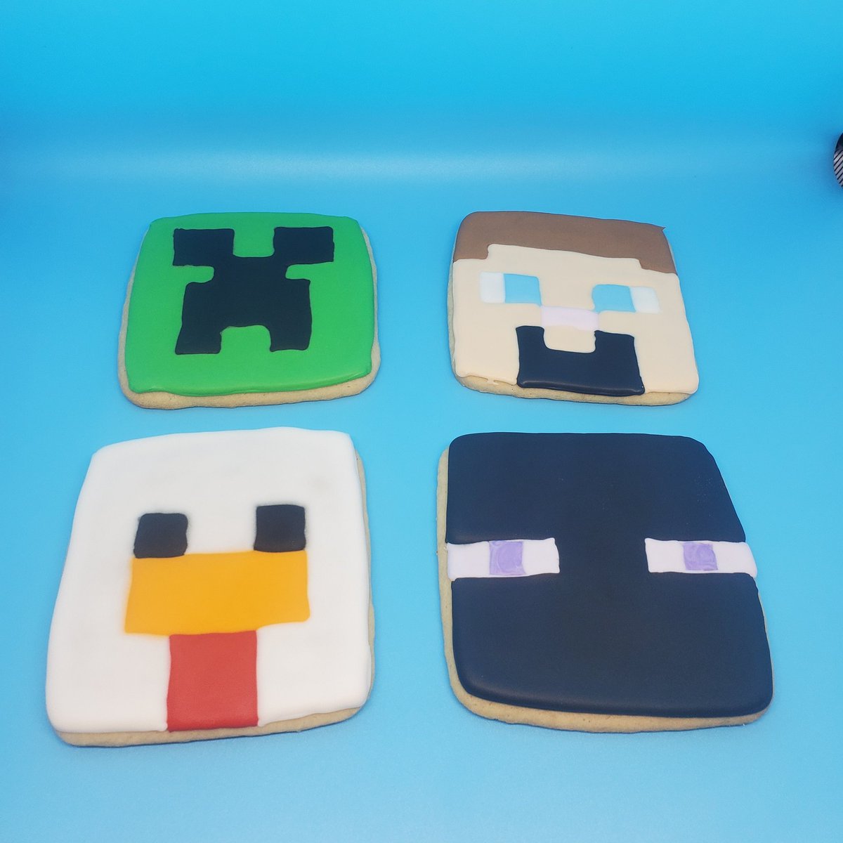 CakeMaddness's tweet photo. So much fun with these Minecraft Sugar Cookies! 🍪 https://t.co/eFd9YZ9yYs
