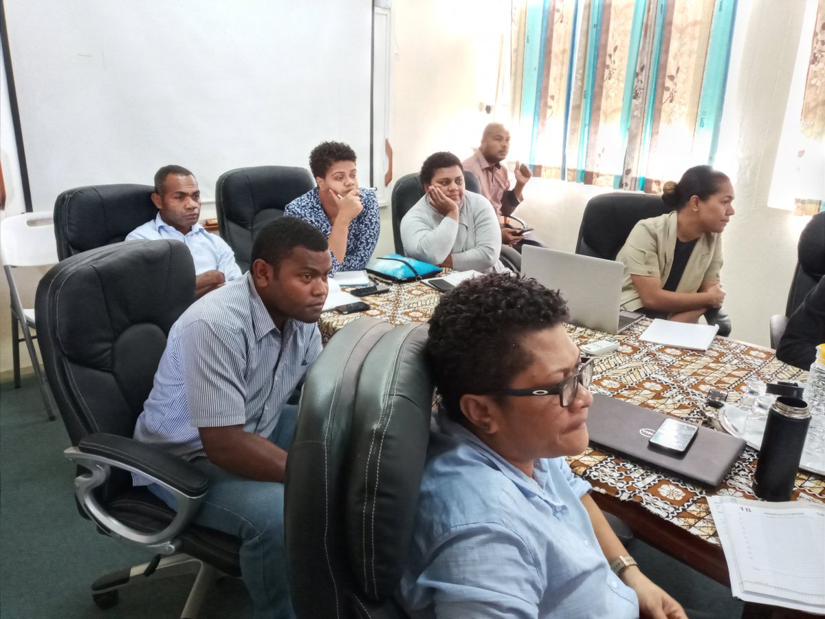 spc_live's tweet photo. John Oakshott and Sarlesh Kumar from @spc_cps #LandResourcesDivision presents on Kobo Toolbox with technical officers at #KoroniviaResearchStation. The training helps officers track and collect data on Coconut Rhinoceros Beetles in real time. #CRB #MFAT #PARCProject https://t.co/dhXS3mFqop