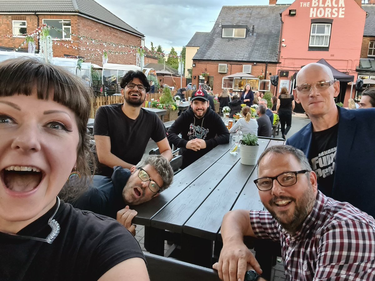 Obligatory Comedy Selfie
LOVING MONDAY'S SOOOOOOO MUCH
#gigglesinthegarden #savelivecomedy #Leicester