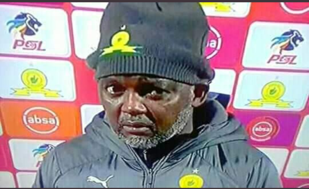 KeteloAsanda's tweet photo. Sundowns plays beautiful football. 😝🙈😂😂 https://t.co/Xjp86Bz2gp