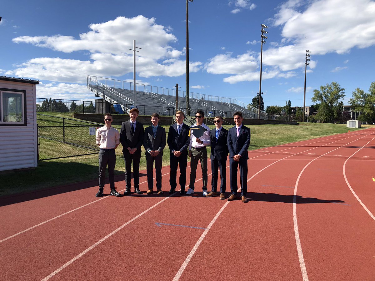 caltaf's tweet photo. Step right up! Get your future Olympians right here. Congratulations Grads! 🎪🎟🏃🏽♀️🏃🏼
https://t.co/gcOLLvx7x5
#track #trackandfield #tracknation #athletics #yycrec #yyc #yycsports #yycgrads https://t.co/WiK4NZk1Qe