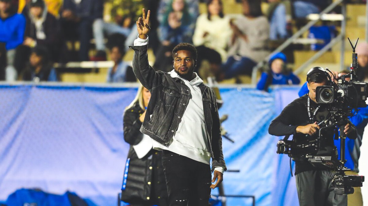 MT_FB's tweet photo. Happy birthday to the 🐐!

#BlueRaiders | #HappyBirthday | #MiddleMade https://t.co/D1p0netbL3