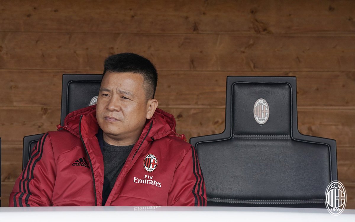 Em Junho de 2018, Yonghong Li não cumpriu uma das injeções de crédito no clube e o grupo Elliott teve que 'cobrir' esse pagamento (de aproximadamente 23 milhões de euros). Nas 72 horas seguintes, o fundo americano liquidou todas as ações dos chineses e assumiu o controle completo