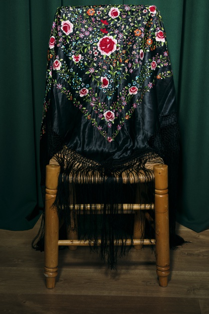 .....conoce como “Palo Flamenco” a cada uno de los estilos de #cante, y que se agrupan de manera distinta según su procedencia, métrica o si lleva acompañamiento de #baile o #guitarra…. deseando de empezar nuestro rodaje!

#proyectocultural #colibrifilms #cortoduende #flamenco