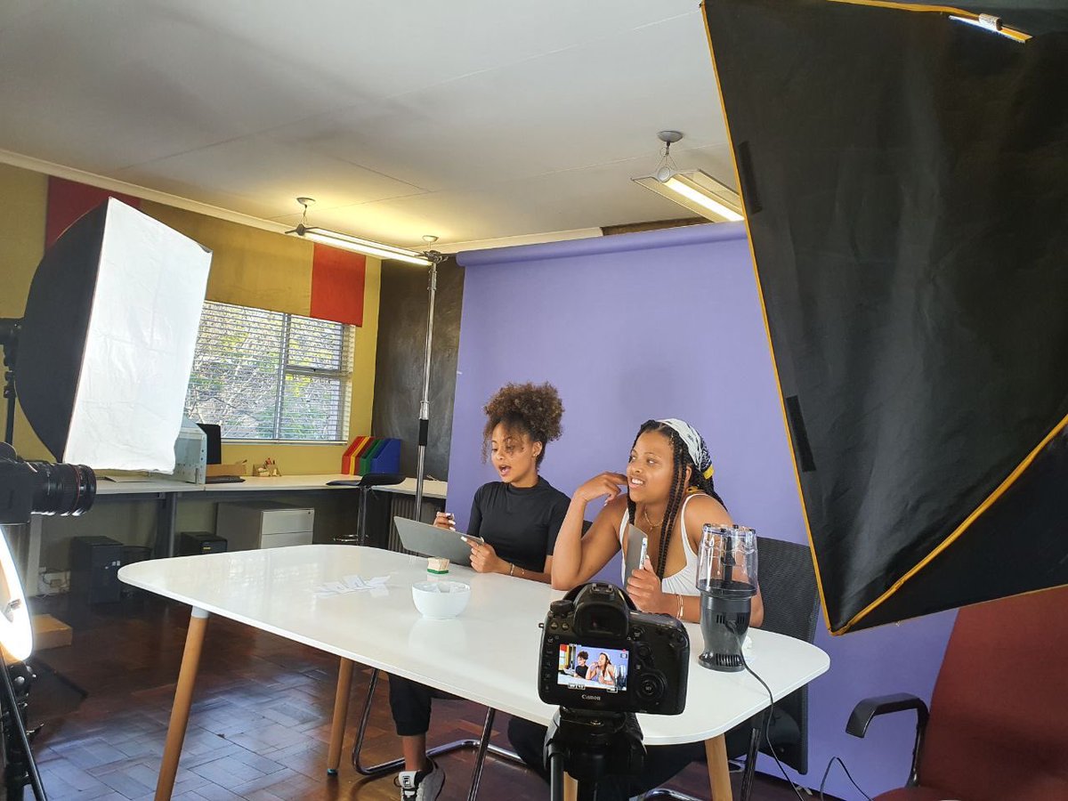kace_za's tweet photo. White board , blender ? ๐ค
Stay tuned for the next YouTube video ๐
#sayoutube #kace #react #reactchannel #southafricanyoutubers #comedy #entertainment #youtubedrive #bts https://t.co/uDjPkCqzZx