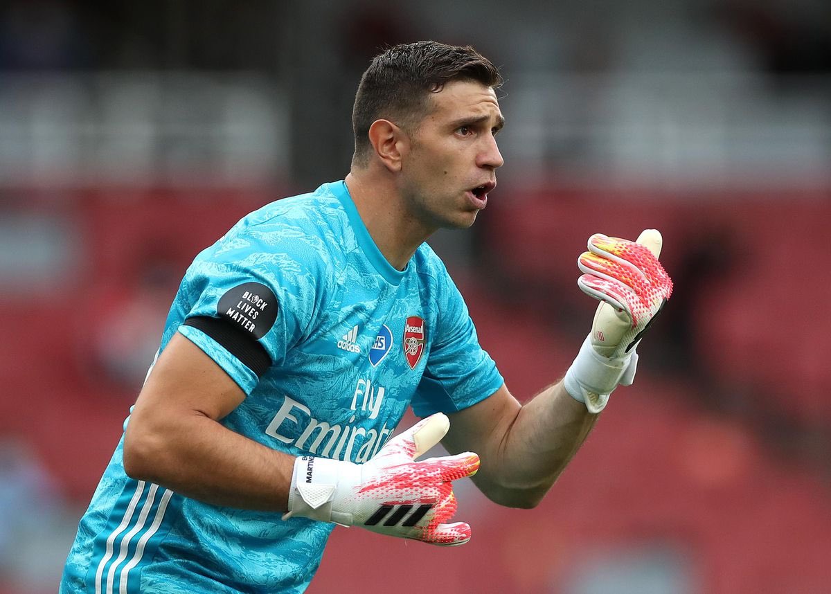 Emiliano Martínez  (ARS)  GKPrice: £4.5m19/20 pts: 33Appearances: 9Saves p/g : 3.8Save percentage: 79%Clean sheets : 3Goals conceded p/g: 1.0