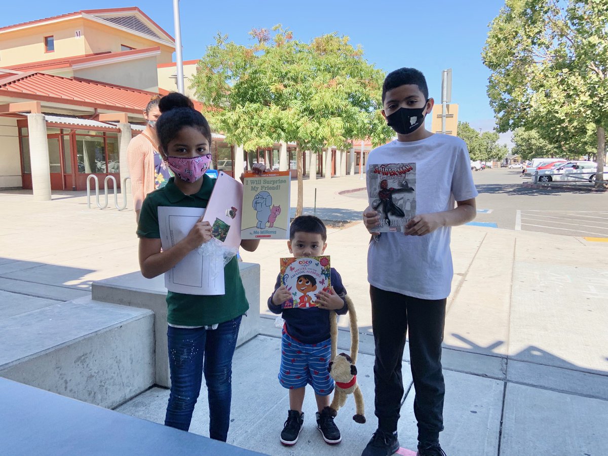 oaklibrary's tweet photo. Drop by any OPL location to scoop up your Summer Reading Prize Books!
Log your reading and learn more: https://t.co/PTELGIGhw5
#OPLSummer https://t.co/SEjgdkKVoF