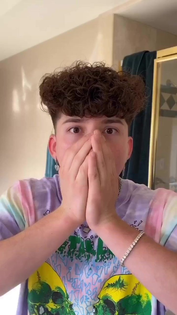 Sam132019's tweet photo. @lopez__tony Me when I realize that in 2 days is the birthday of my favorite person @lopez__tony 😍😱❤️❤️ https://t.co/yvin0nXvNm